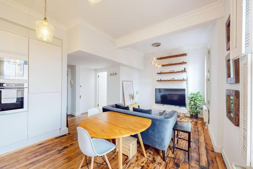 Modern 1bd Flat In Clapham Old Town Appartamento